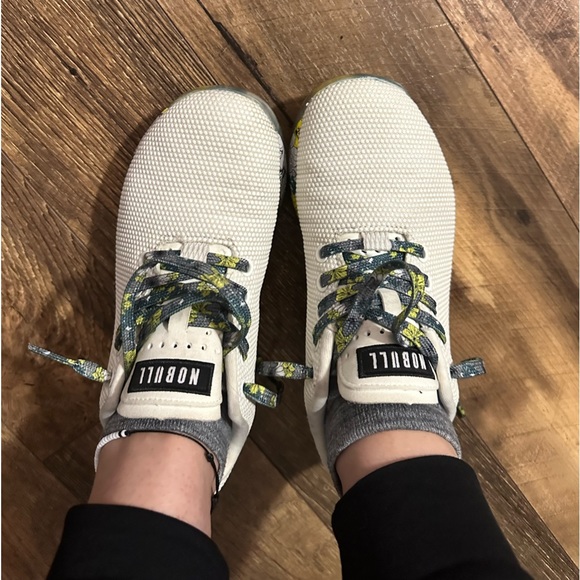 NoBull daisy trainer like new - Picture 4 of 5